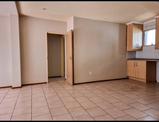 2 BEDROOM TOWNHOUSE RENTED IN GLENANDA